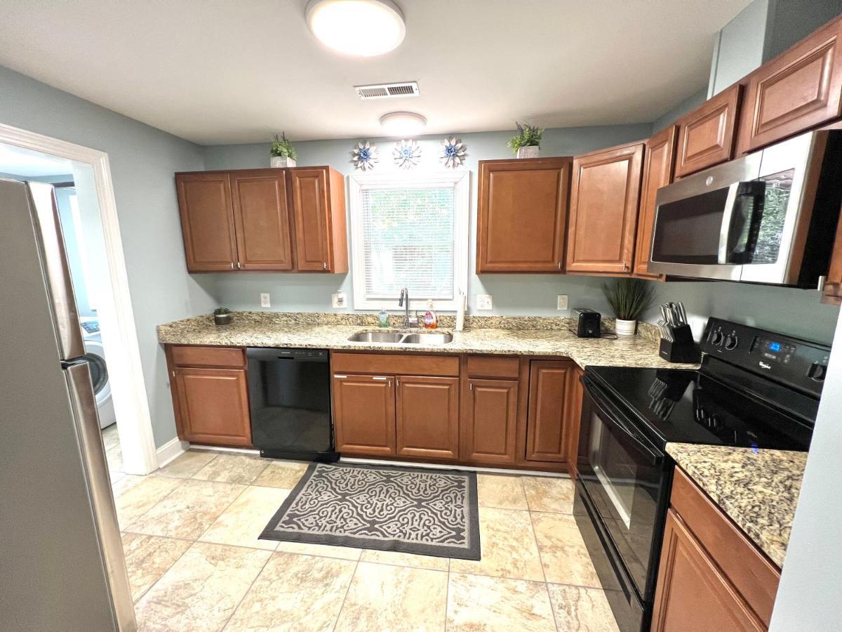 The Absolute Best Home Away From Home Pet Friendly!!! Wilmington Buitenkant foto